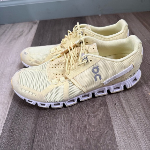 On Cloud Sneakers - Picture 5 of 7